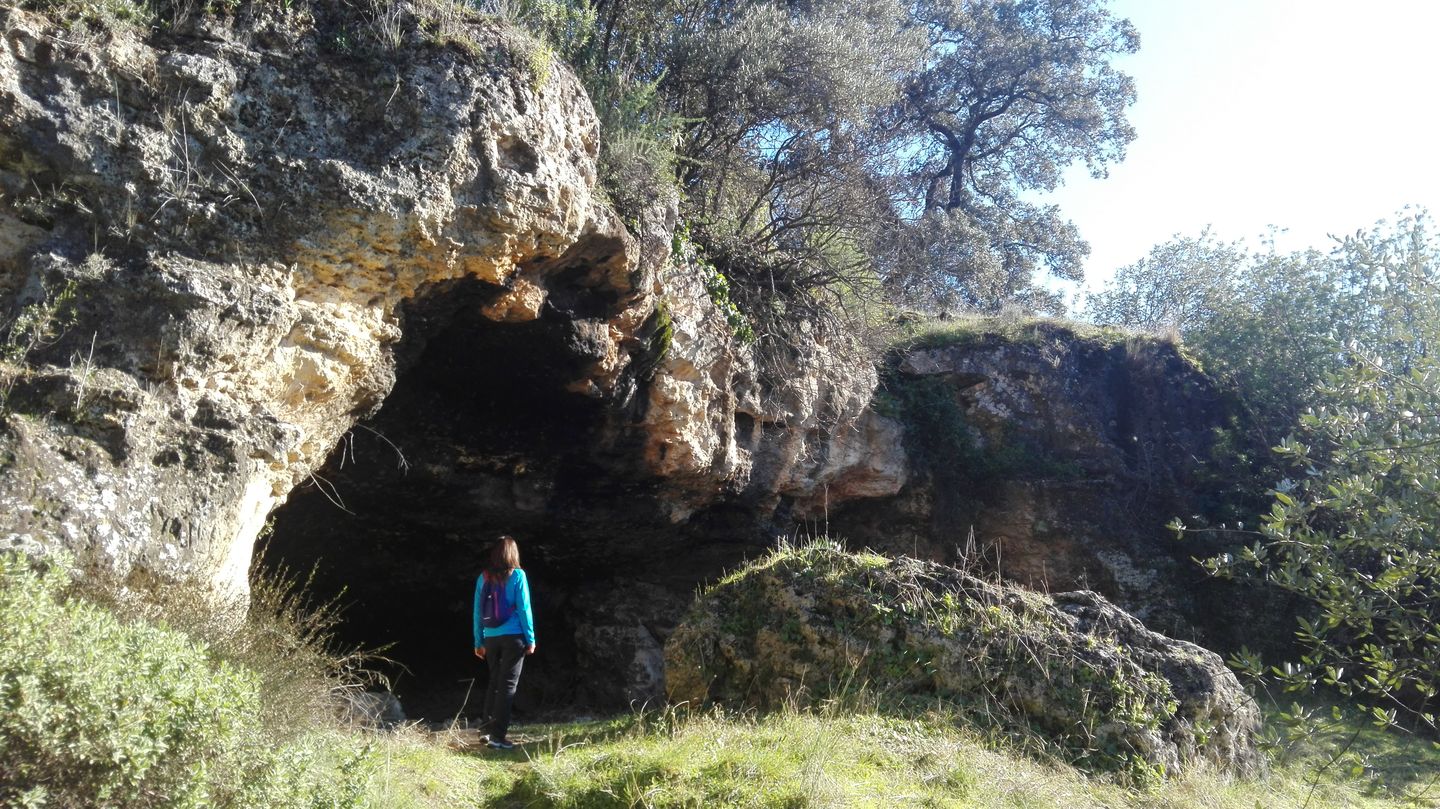 La Palomera, el Puente de Hierro y sus cuevas