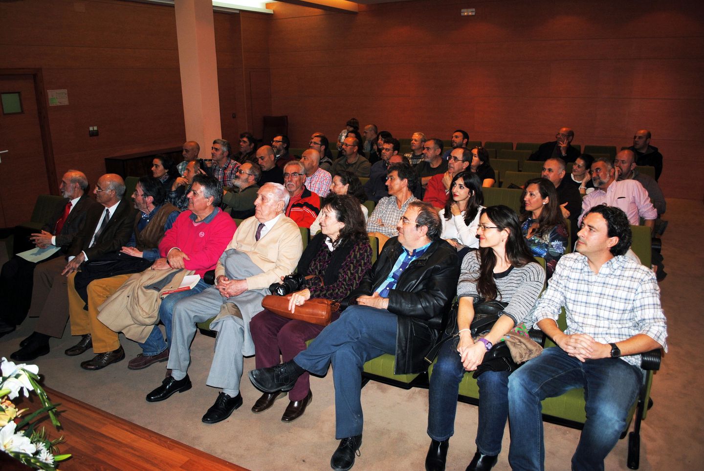 Público asistente a la presentación del libro del GEJAM