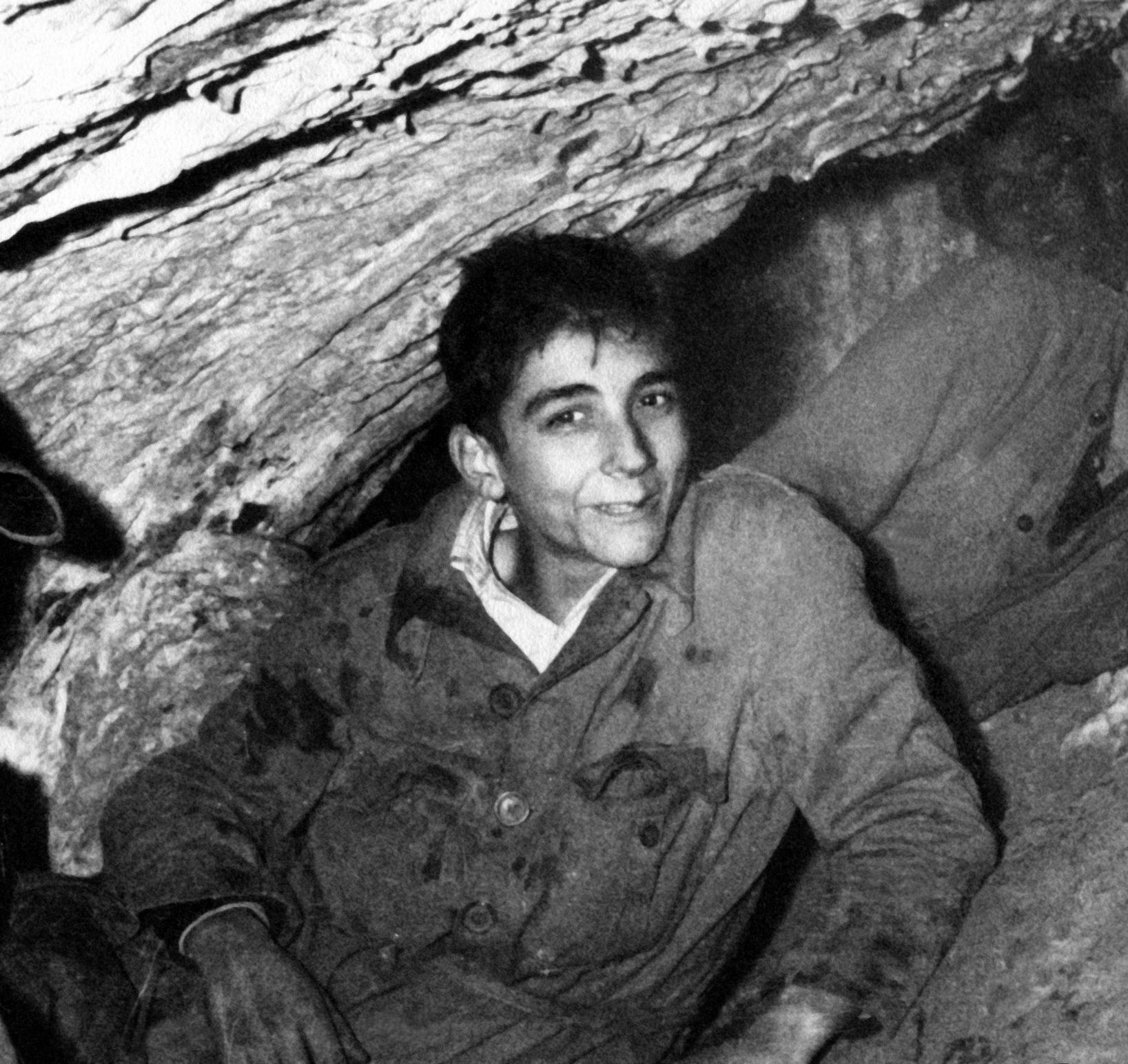 Antonio Mediavilla (GEJAM) en la Cueva de Los Murciélagos de Zuheros, en 1962